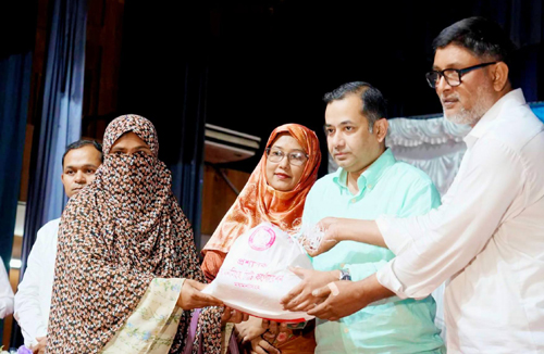 পশুর বর্জ্য যথাযথ স্থানে ফেলে পরিবেশের ভারসাম্য রক্ষার আহ্বান তথ্য প্রতিমন্ত্রীর