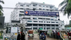 ময়মনসিংহ মেডিকেল কলেজ হাসপাতালে চিকিৎসা সেবার অনিয়ম ও অব্যবস্থাপনা: ভোগান্তির চরম সীমায় রোগীরা
