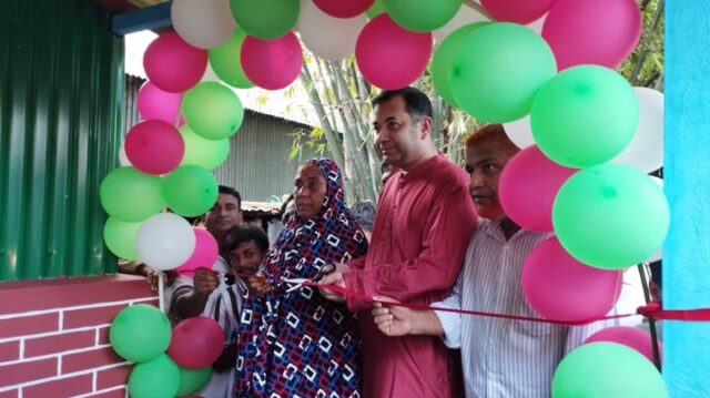 তথ্য প্রতিমন্ত্রীর কাছ থেকে স্বপ্ন বাড়ি’র চাবি পেল ৩৬ পরিবার 