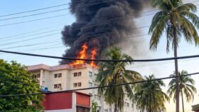 ময়মনসিংহ মেডিকেল কলেজ হাসপাতালে আগুনে পদদলিত হযে ৬ জনের মৃত্যু