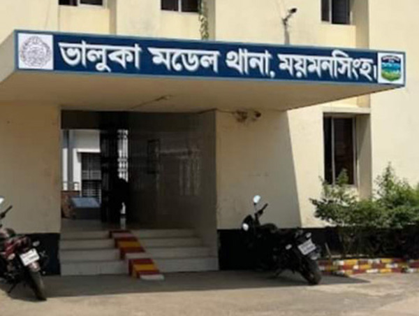বাবার ধর্ষণে তিন মাসের অন্তঃসত্ত্বা ১৩ বছরের কিশোরী, কারাগারে বাবা