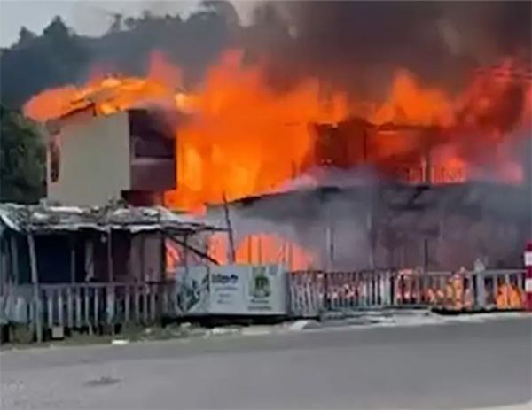 কক্সবাজারের ইনানীতে রিসোর্টে আগুনে নিহত বেড়ে ১০, একই পরিবারের ৬ জন